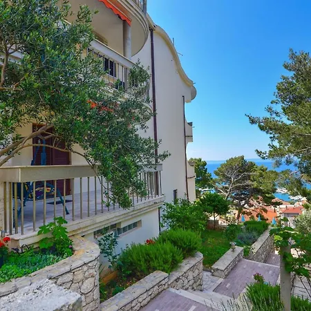 Apartmán 3 *